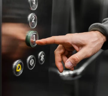 ما هي أفضل أنواع مصاعد الخدمة في الرياض؟