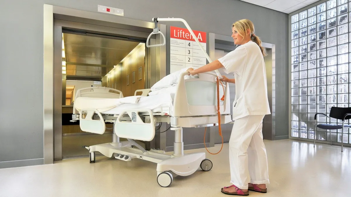 How to Choose the Best Types of Hospital Elevators for Medical Facilities? استخدامات مصاعد المستشفيات